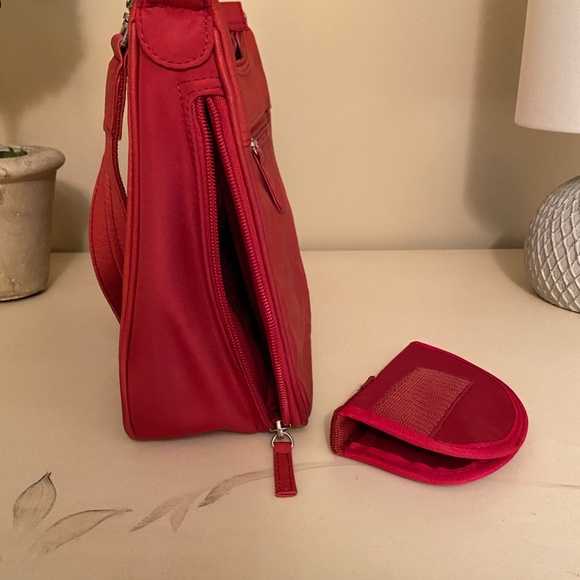 Concealed Carry Purse - Picture 4 of 6